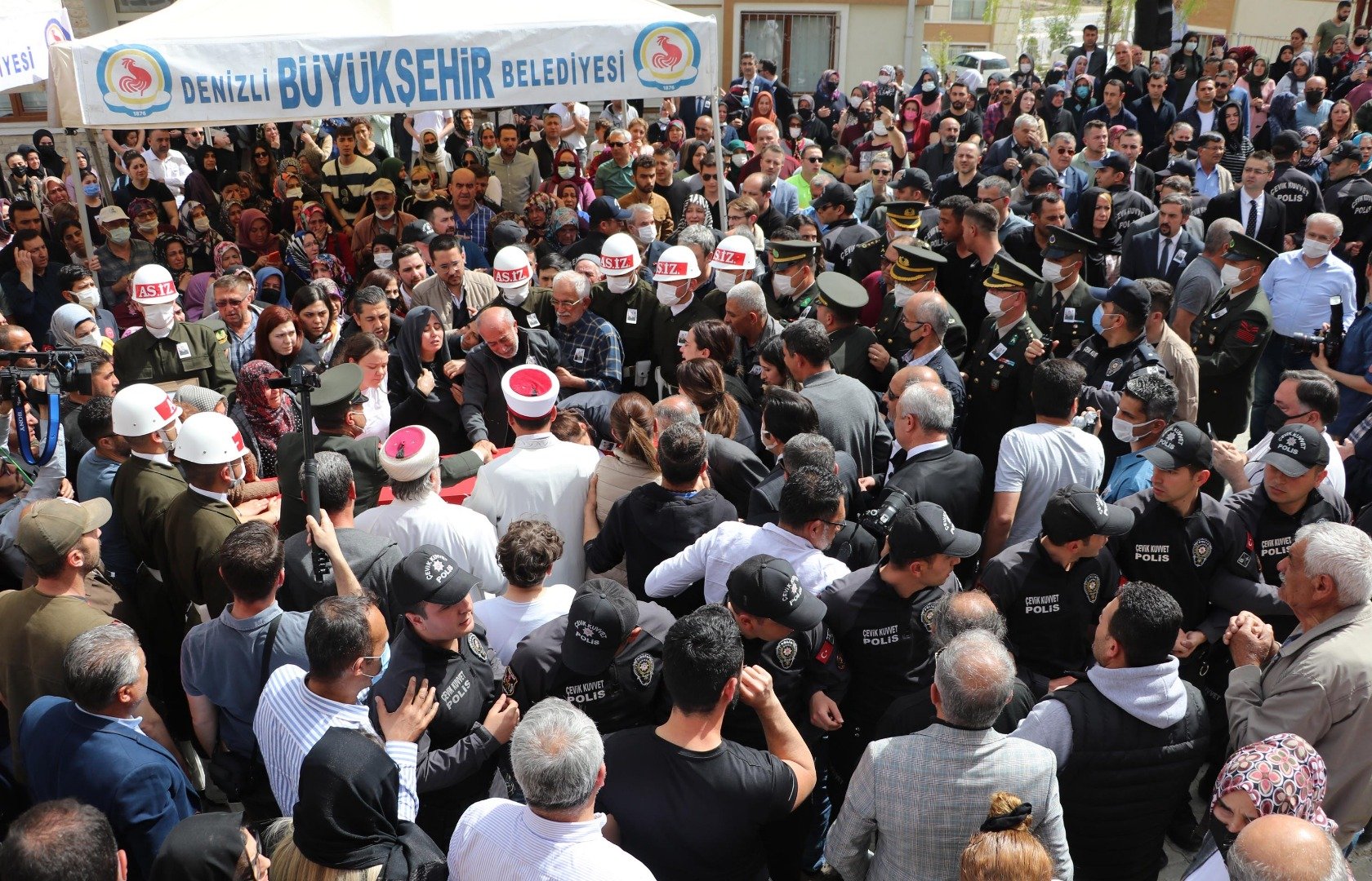 Şehit Teğmen Kerek, toprağa verildi