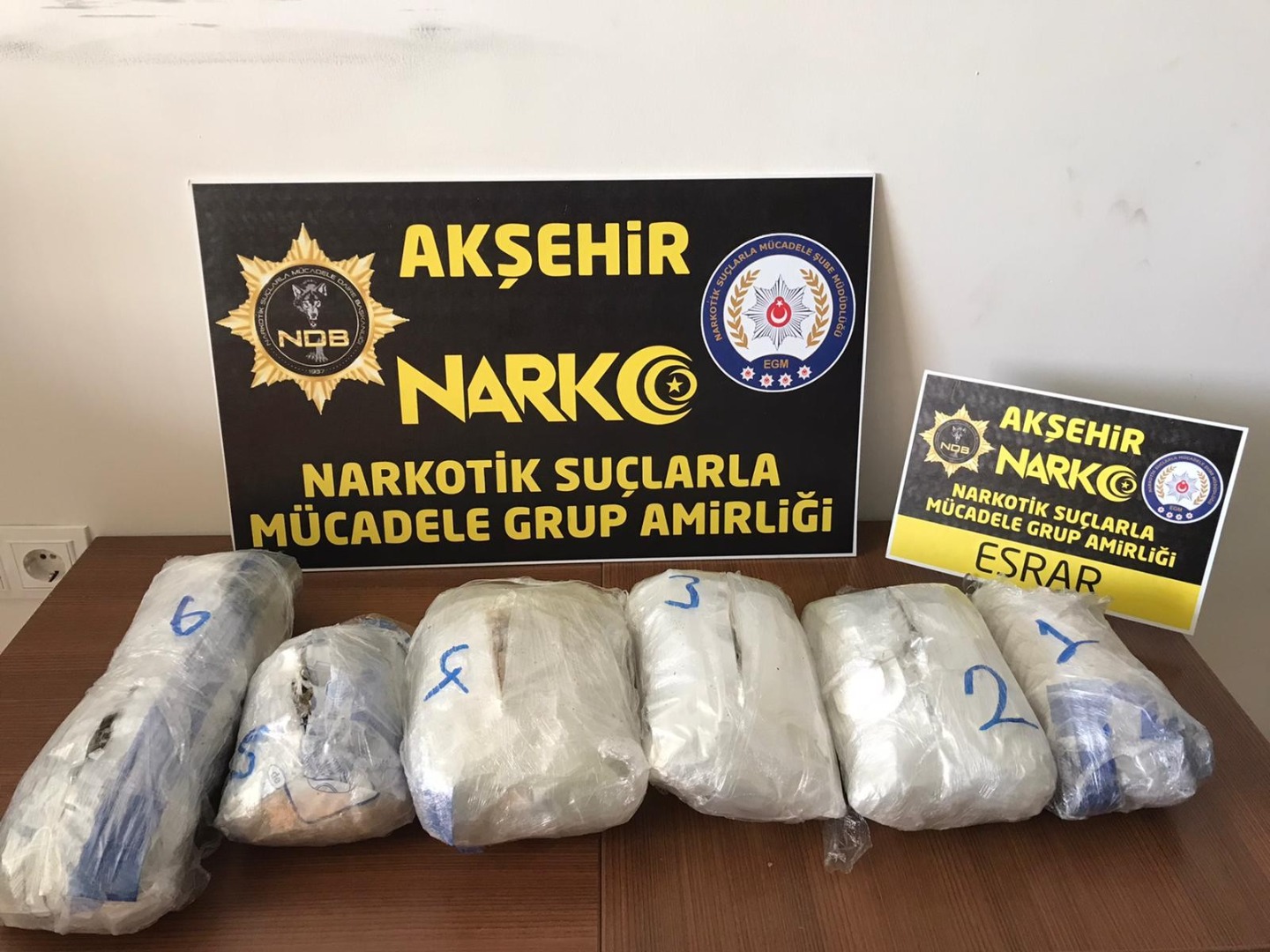 Konya'da uyuşturucu operasyonu: 3 kilo 130 gram esrar ele geçirildi