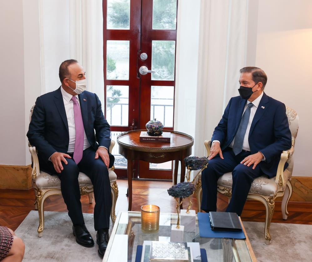 Bakan Çavuşoğlu, Panama Devlet Başkanı Cortizo ve mevkidaşı Mouynes ile görüştü