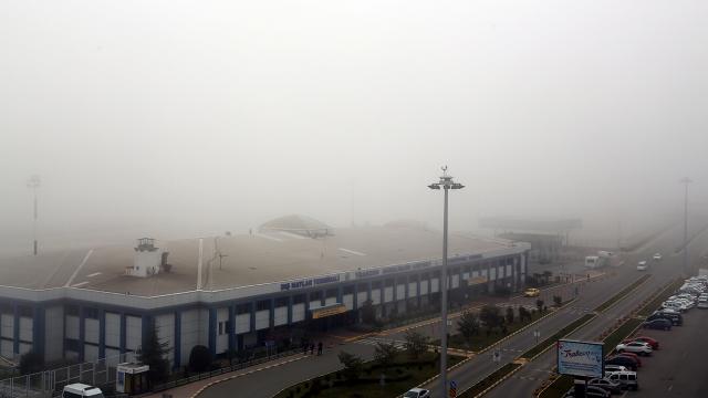 Trabzon'da hava ulaşımına "sis" engeli: Bazı seferler iptal oldu