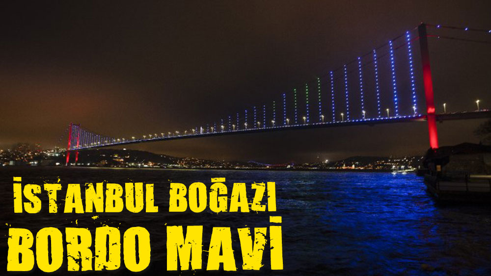 İstanbul Boğazı bordo-mavi renklere büründü