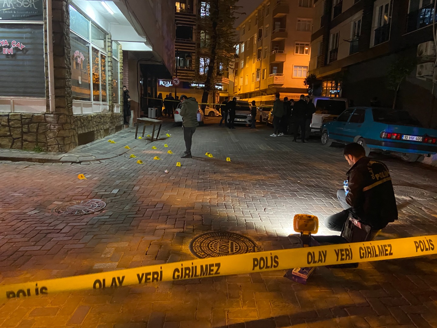 Zeytinburnu’nda silahlı kavga: 3 yaralı