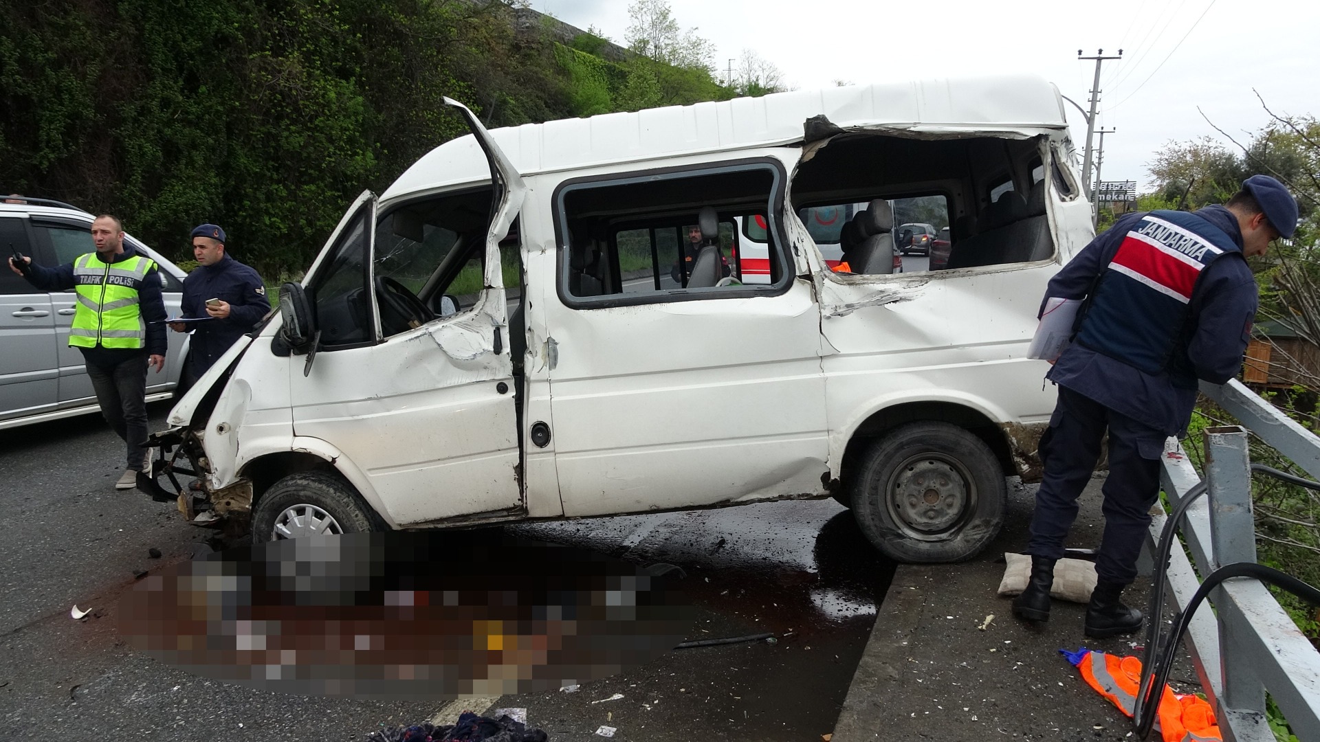 Trabzon'da feci kaza: 2’si çocuk 5 yaralı
