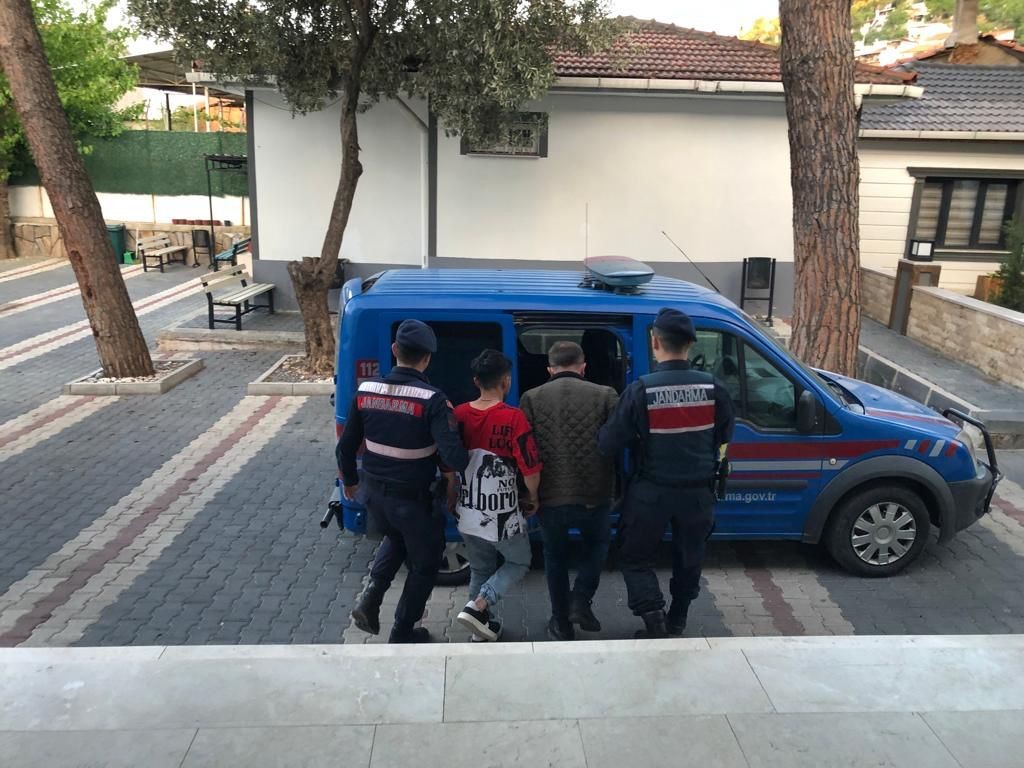 İzmir’de hırsızlık olayı: 9 şüpheli yakalandı