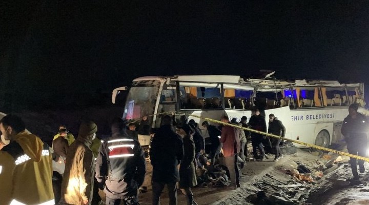 Çankırı'daki korkunç kazada  3 ölü 12 yaralı var