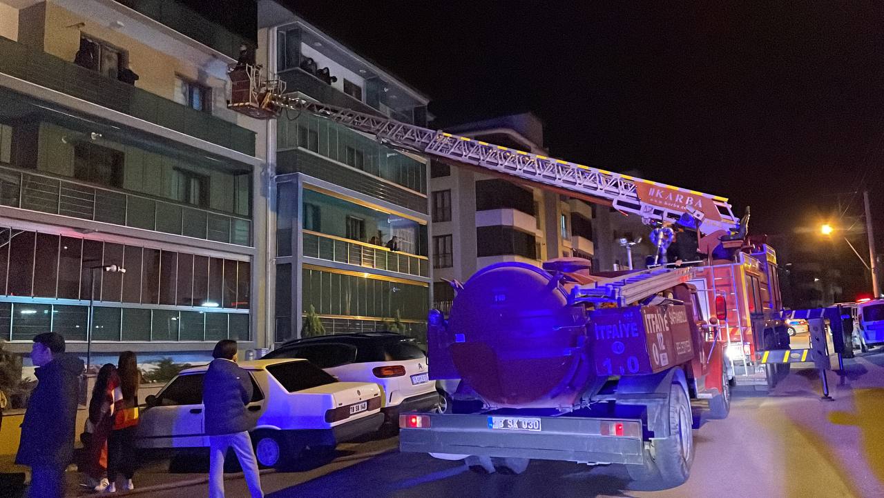 Karabük'te ev yangını: 5 kişi dumandan etkilendi
