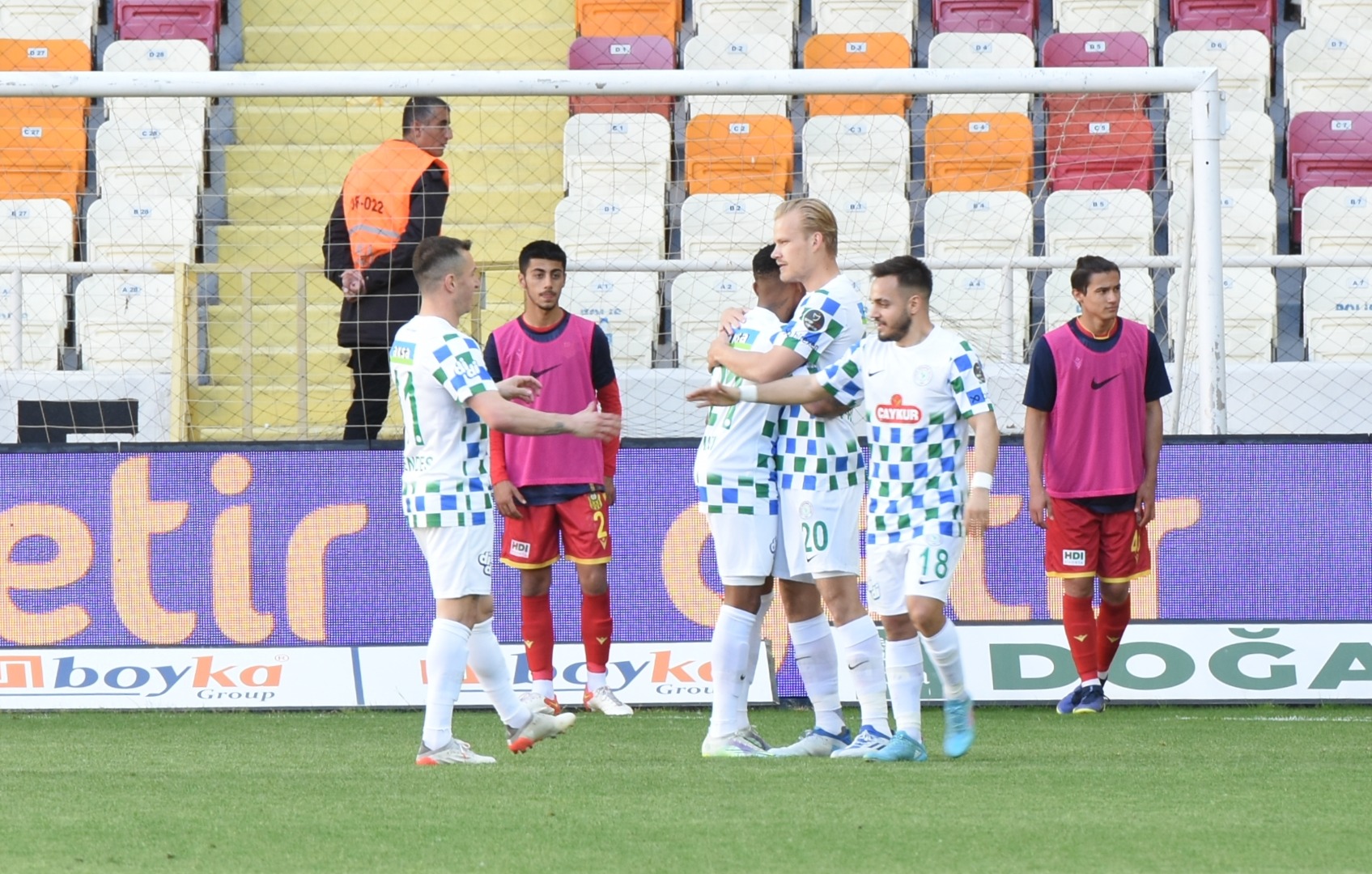Ligden düşen Çaykur Rizespor'un golcüsü krallığa koşuyor: Malatyaspor'a da attı