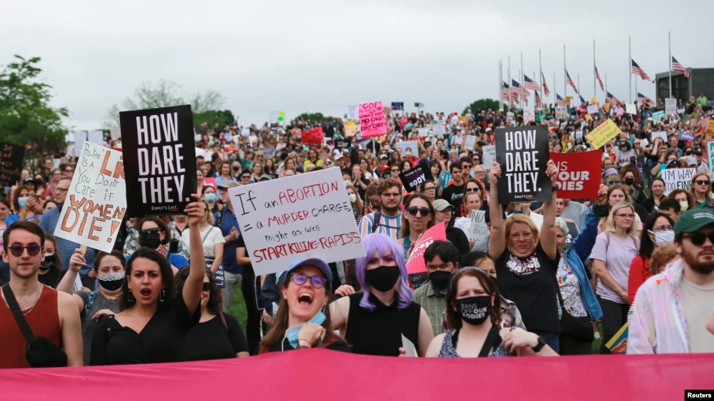 ABD'de binlerce kişi kürtaj hakkı için sokağa çıktı