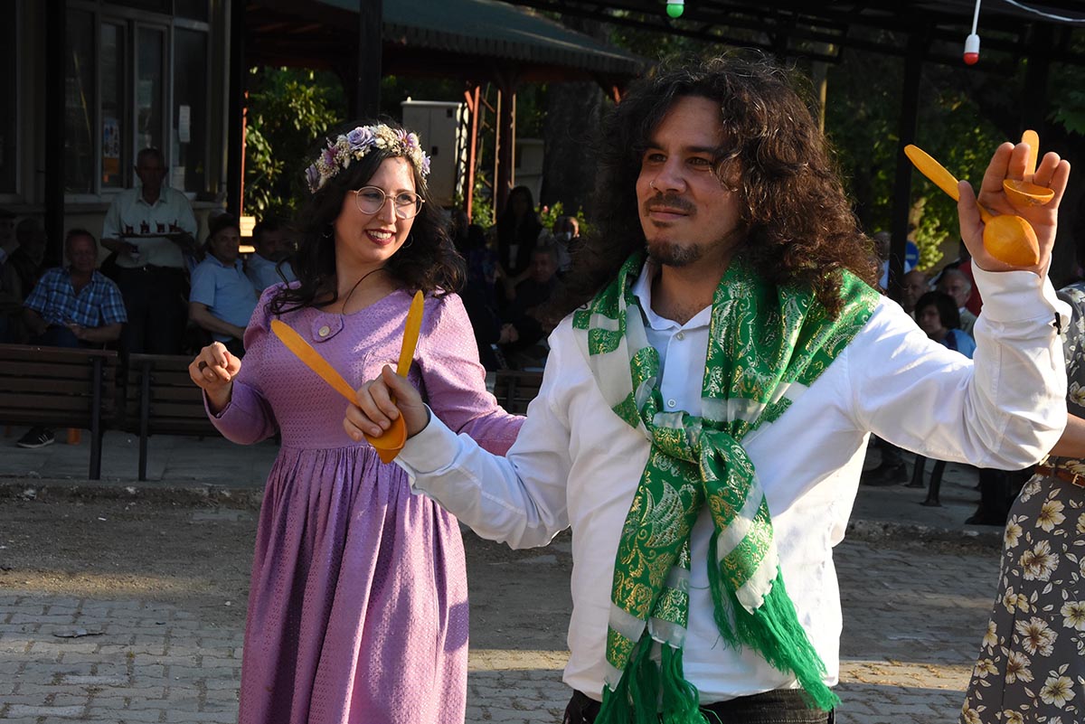 Brezilyalı müzisyen Türk kızıyla evlendi! Tahta kaşıkla çiftetelli oynadı…