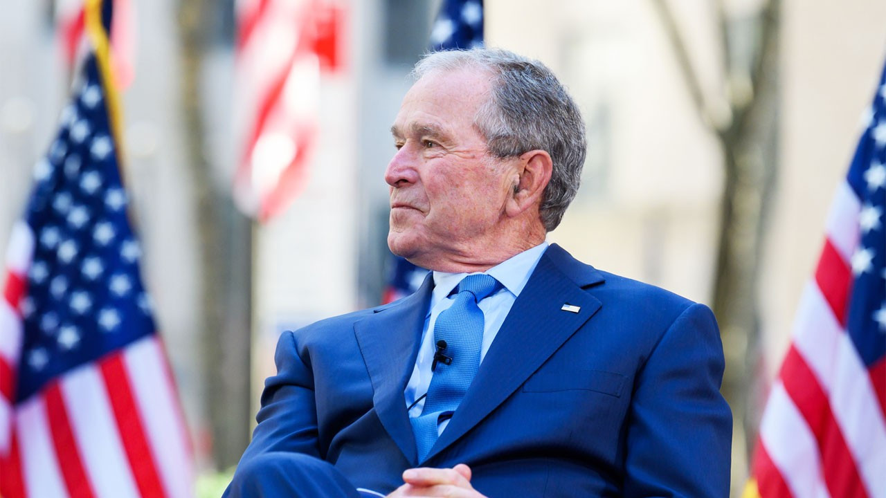 Eski ABD Başkanı Bush'tan 'Irak' gafı sosyal medyada viral oldu