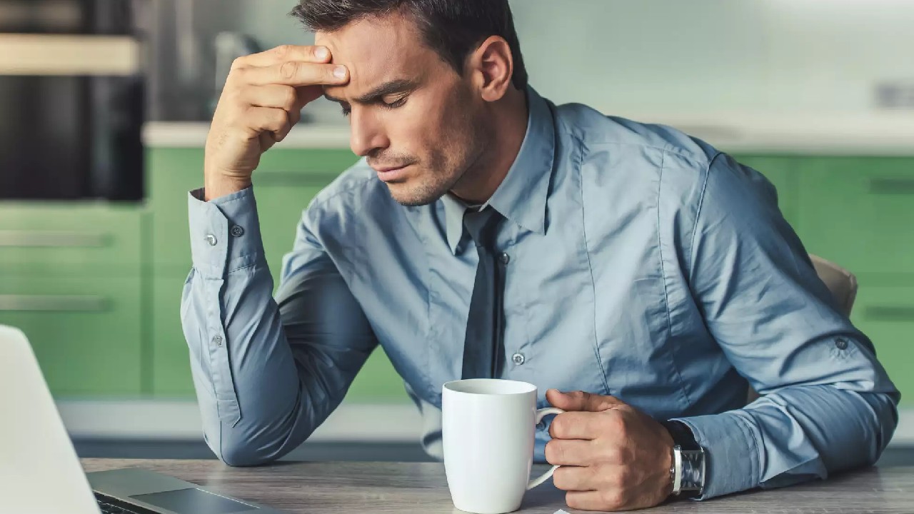 Kahve içmek baş ağrısını alır mı? Neden bazı insanlar kahve içtikten sonra baş ağrısının arttığını söyler?
