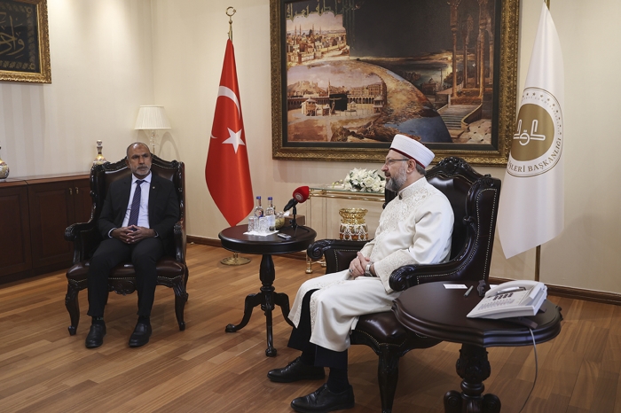 Diyanet İşleri Başkanı Erbaş, Maldivler İslam İşleri Bakanı Zahir ile görüştü