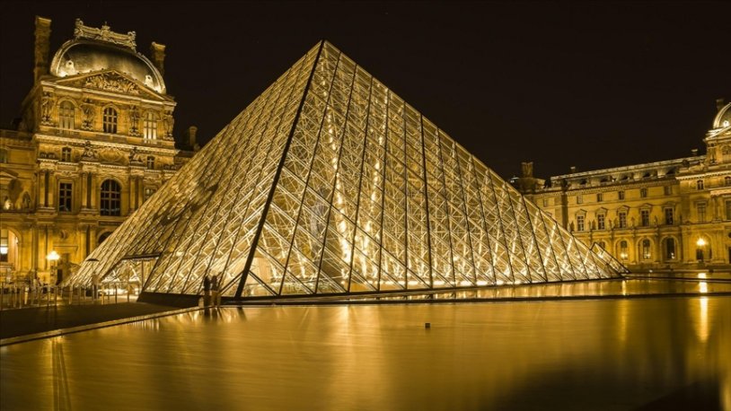 Louvre Müzesi eski müdürü gözaltına alındı