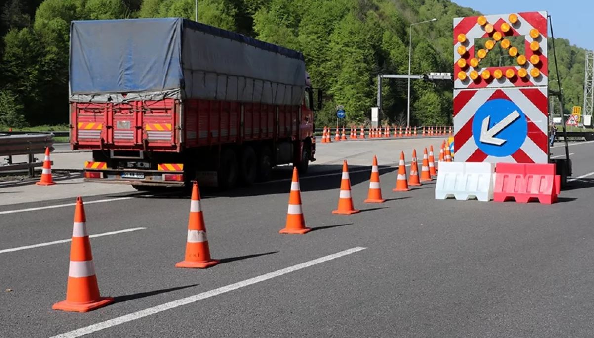 Sürücüler dikkat Anadolu Otoyolu'unda çalışma saatleri değişti