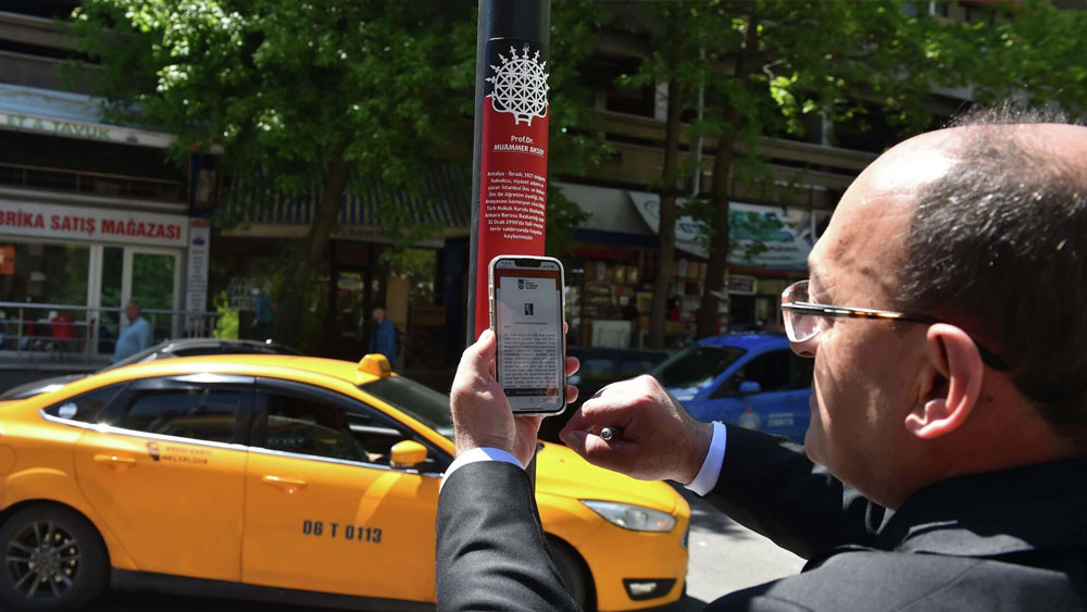 Mansur Yavaş duyurdu. Ankara'da sokak tabelalarında Qr kod dönemi