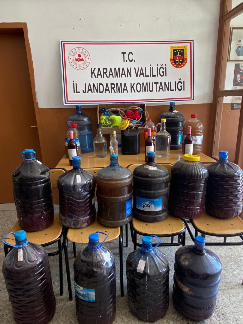 Karaman'da evinde sahte içki üreten şahıs yakalandı