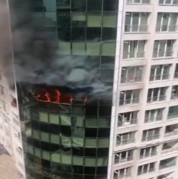 14 katlı rezidansta yangın