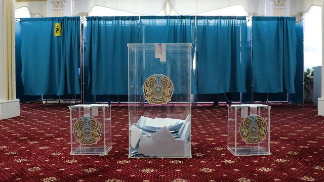 Kazakistan'daki referandum sona erdi