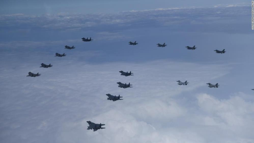 Güney Kore ve ABD savaş uçaklarından gövde gösterisi