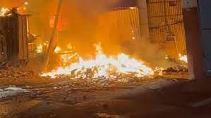 Sultangazi’de polisaj dükkanında yangın