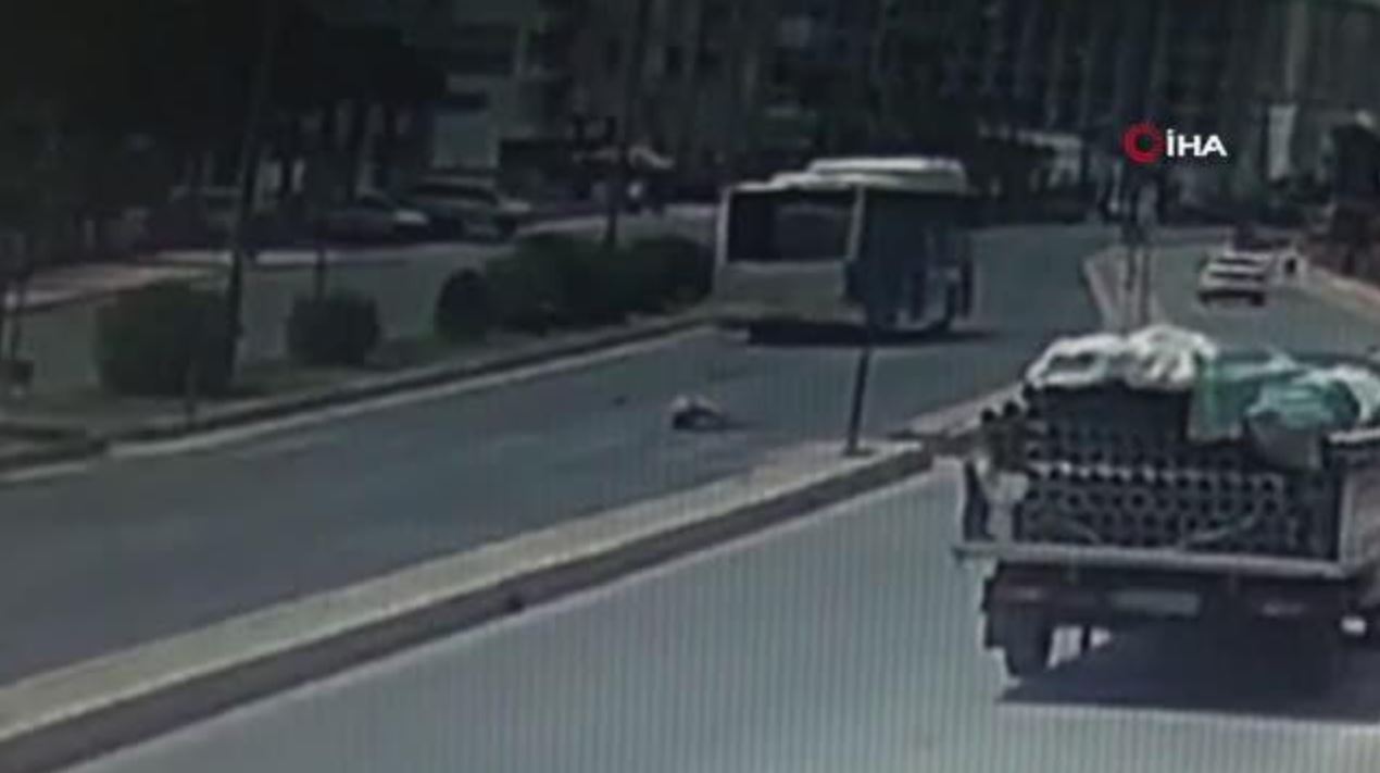 Mersin'de belediye otobüsü yayaya çarptı