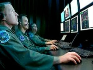 Pentagon, siber uzmanlarını artırıyor