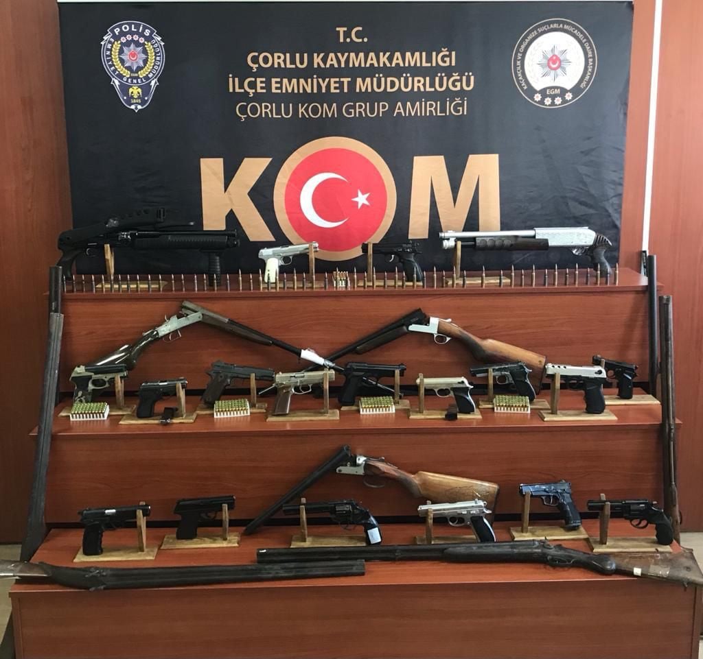 Tekirdağ'da kaçak silah operasyonu: 26 kişi yakalandı
