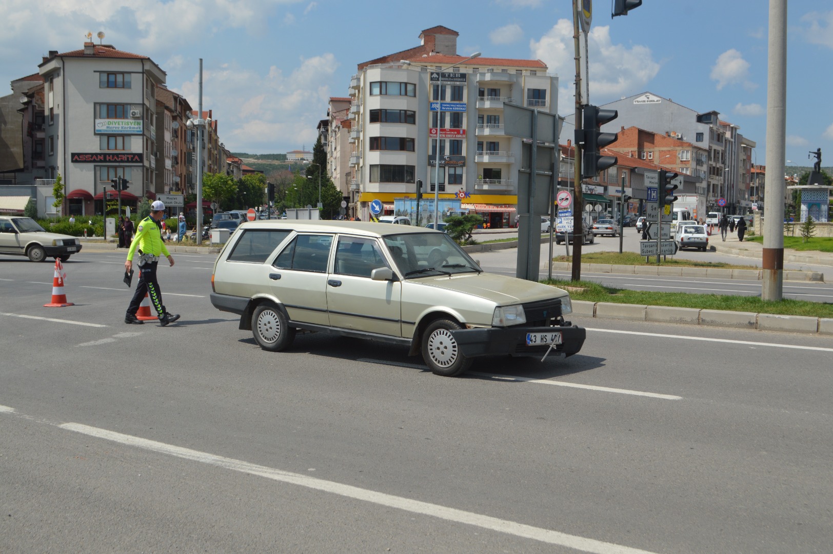 Kütahya'da otomobille motosiklet çarpıştı: 1 yaralı