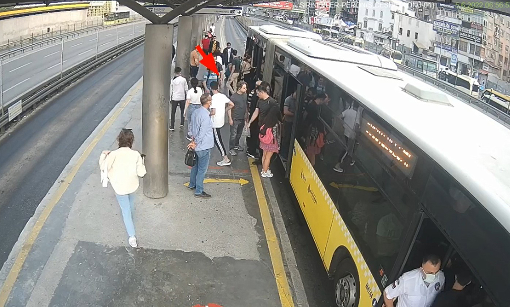 Hırsızları kullandıkları ‘İstanbulkart’ yakalattı