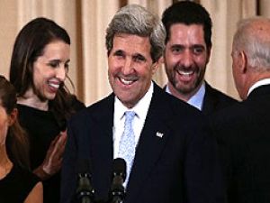 John Kerry yemin etti