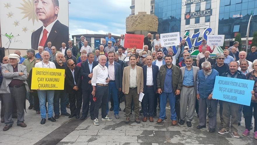 Cumhurbaşkanı Erdoğan'ın memleketi Rize'de çay üreticilerinden protesto
