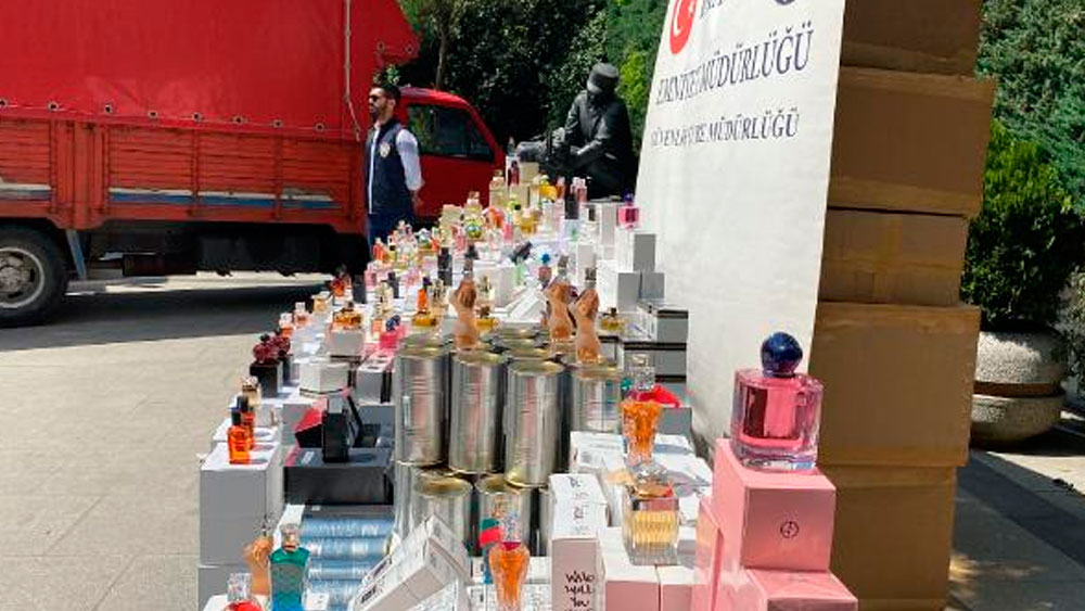İstanbul'da sahte parfüm operasyonu: 2 gözaltı
