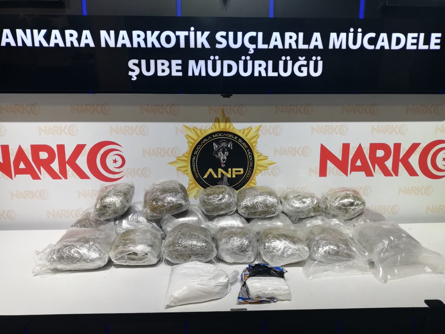 Ankara'da şüpheli araçtan 10,5 kilo eroin çıktı
