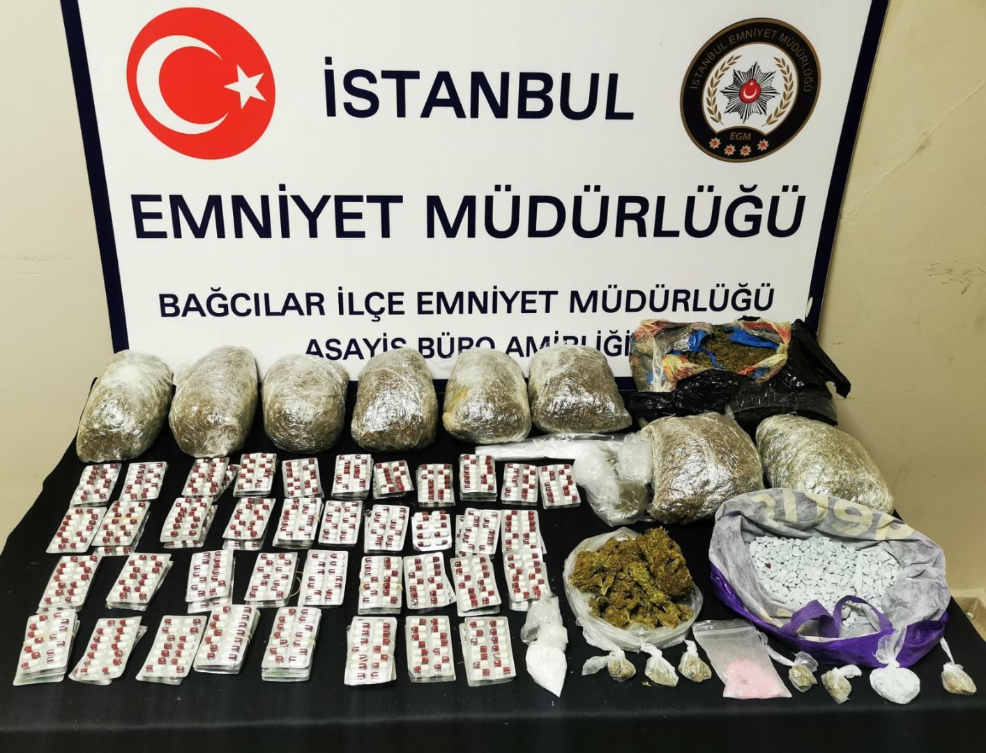 İstanbul'da tütün kaçakçılarına operasyon