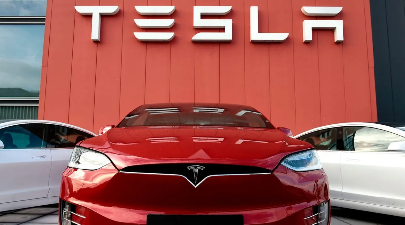 Tesla araçlarda güvenlik hatası: Araçlara acil çağrısı yapıldı