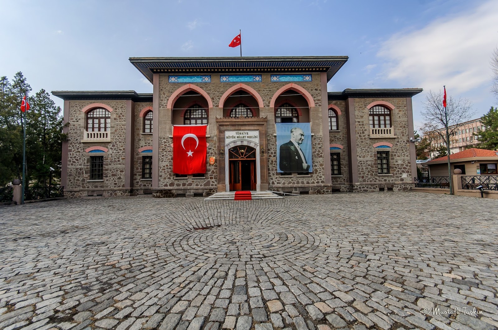 Türkiye Büyük Millet Meclisi 300 personel alacak