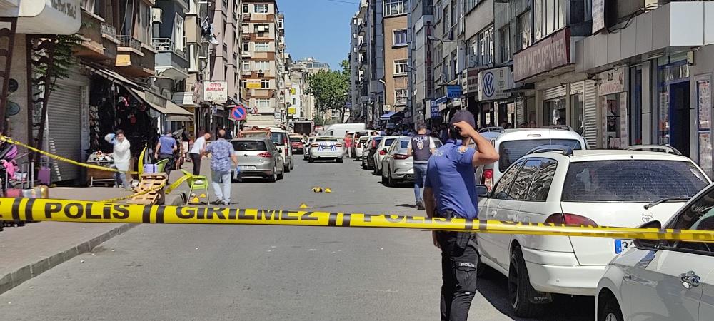 Fatih'te park kavgası: 1'i ağır 3 akraba yaralandı