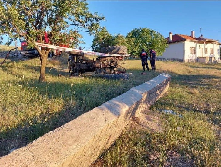 Ankara’da traktör devrildi: 2 kız kardeş hayatını kaybetti