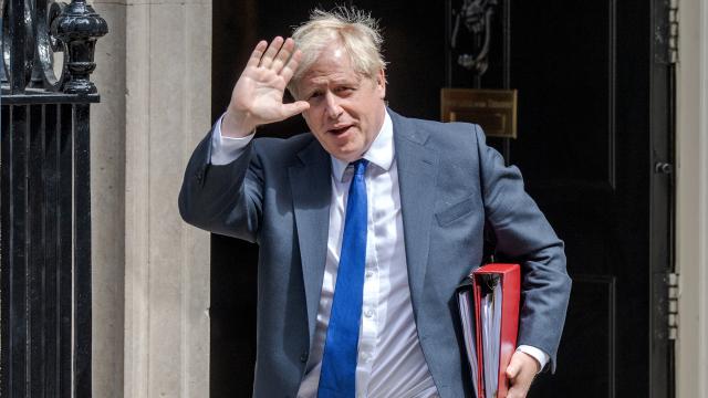 Boris Johnson'dan istifa çağrılarına ret
