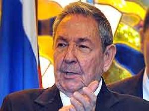 Castro 5 yıl daha devlet başkanı