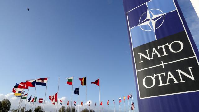 Arnavutluk, İsveç ve Finlandiya'nın NATO'ya katılımını onayladı