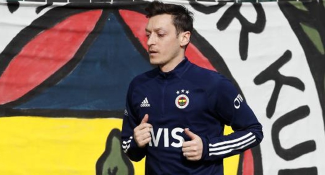 Flaş gelişme: Mesut Özil antrenmana çıktı