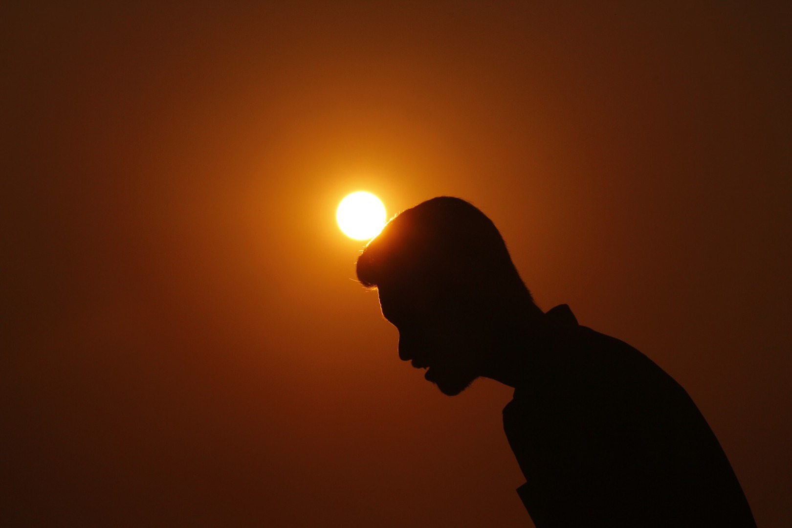 Bilim insanlarından ilginç tespit: Güneş ışığının erkekleri acıktırdığı ispat edildi