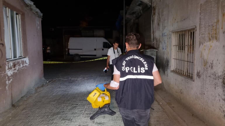 Adana'da silahlı ve bıçaklı kavga: 2 yaralı