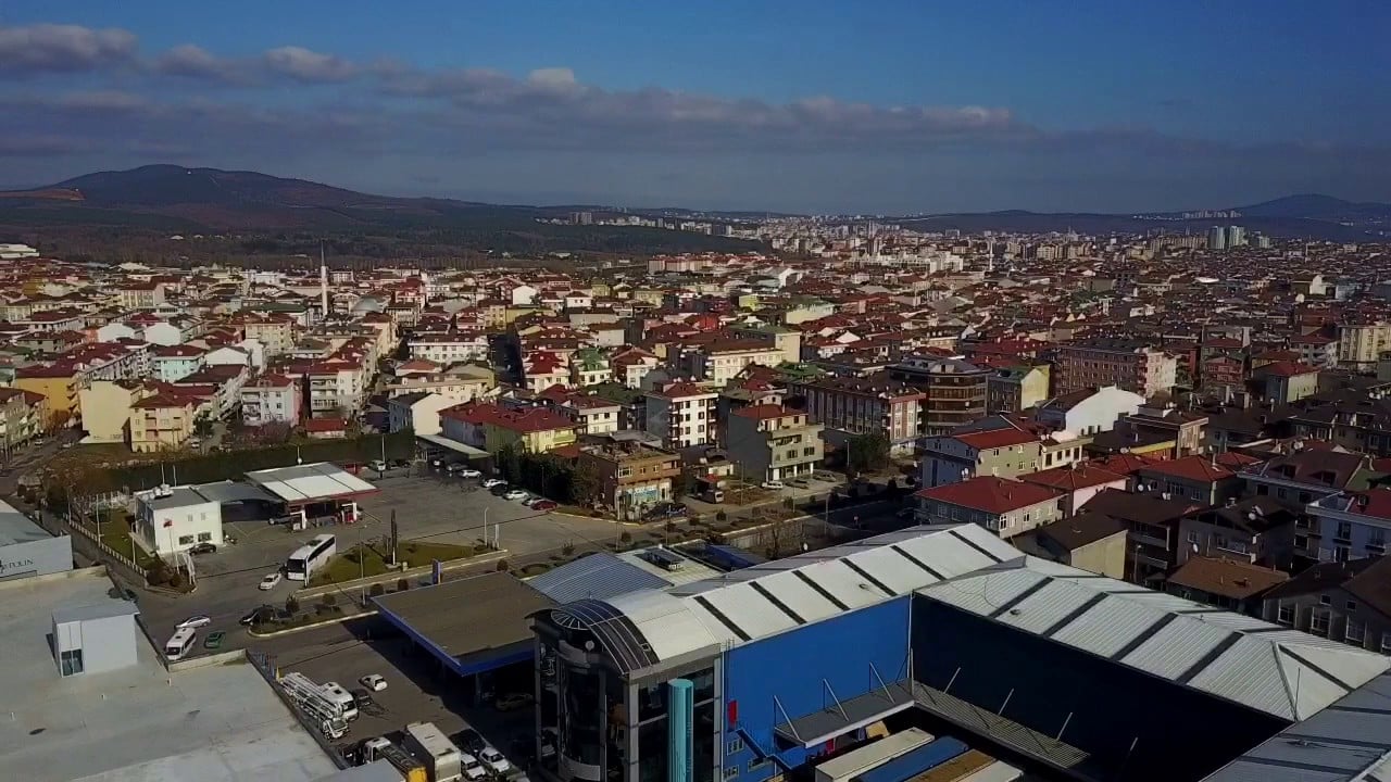 İstanbul Sancaktepe’de icradan satılık depolu dükkan