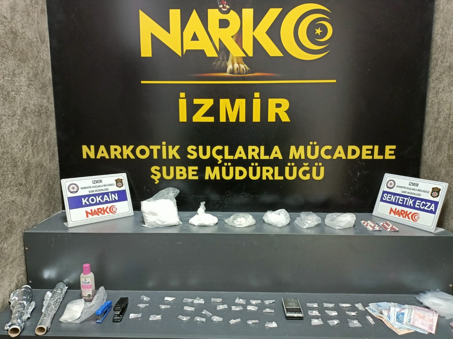 İzmir'de uyuşturucu satıcılarına darbe: 17 tutuklama