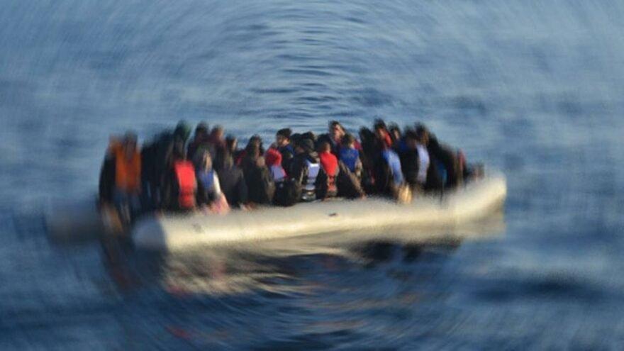 Göçmenleri taşıyan tekne alabora oldu: 16 ölü