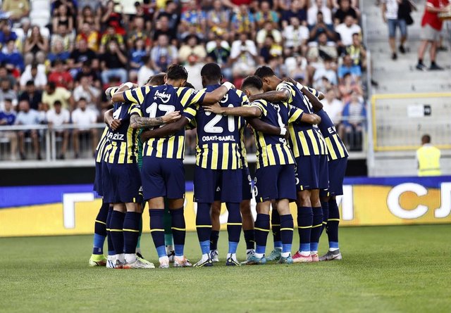 İşte Fenerbahçe'nin Dinamo Kiev ile oynayacağı Şampiyonlar Ligi maçının muhtemel 11'i