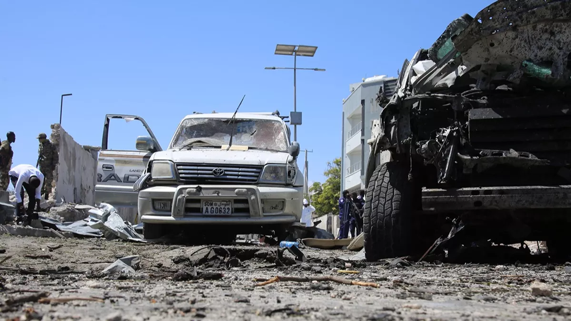 Somali'de 2 bombalı saldırı: 20 ölü