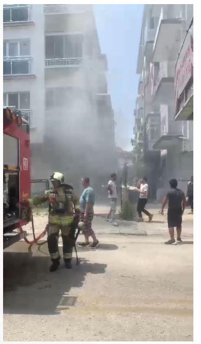 Ankara'da 4 katlı apartmanda yangın: 2 yaralı